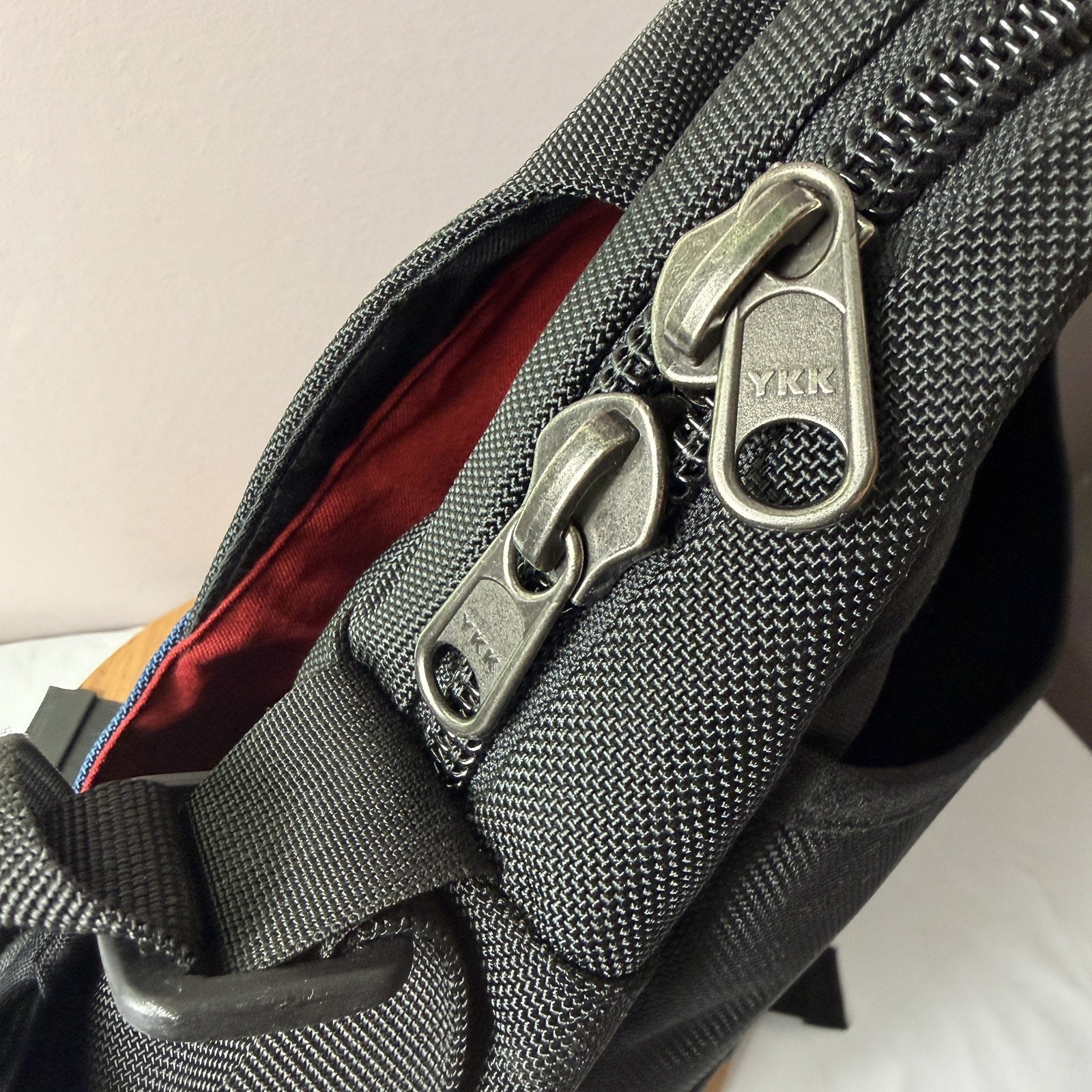 Tom Bihn Super Ego Messenger Bag Made In Usa Large Nylon Laptop Bag — image 4 of 6